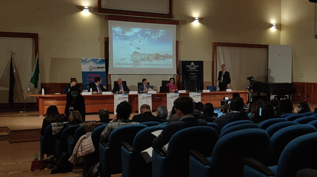 foto platea - Forum turismo Taranto destinazione turistica smart