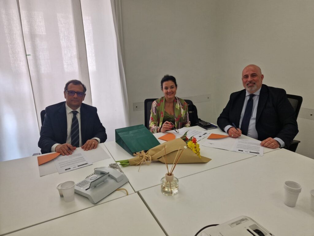 Foto Manageritalia Sicilia - Federmanager Sicilia Orientale - AIDP Sicilia - Firma protocollo intesa 5 aprile 2024