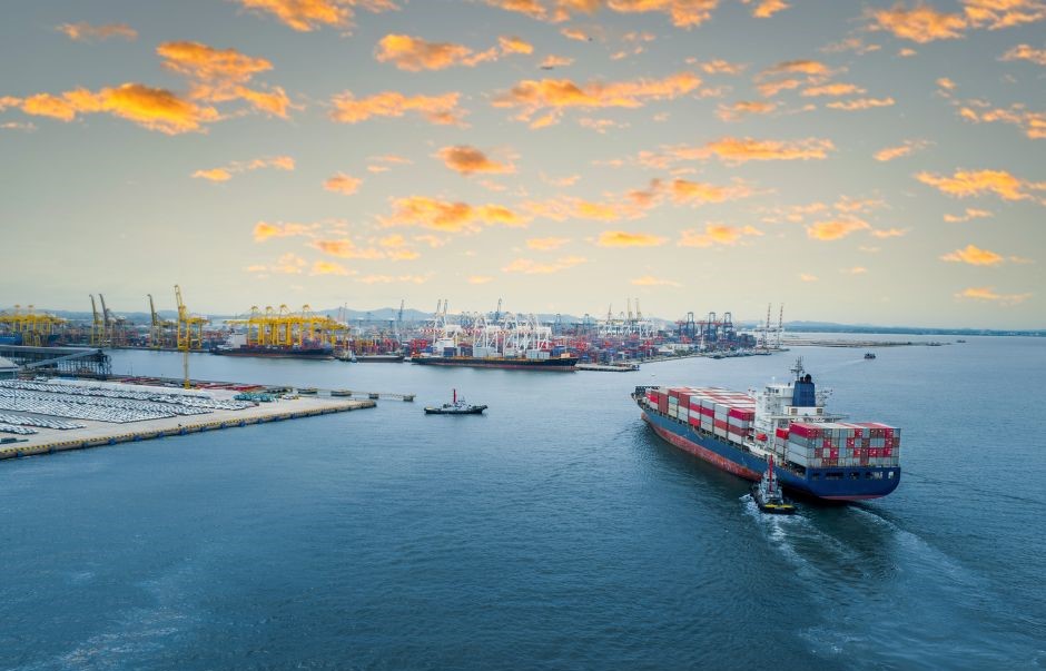 settore trasporti marittimi, logistica e spedizioni