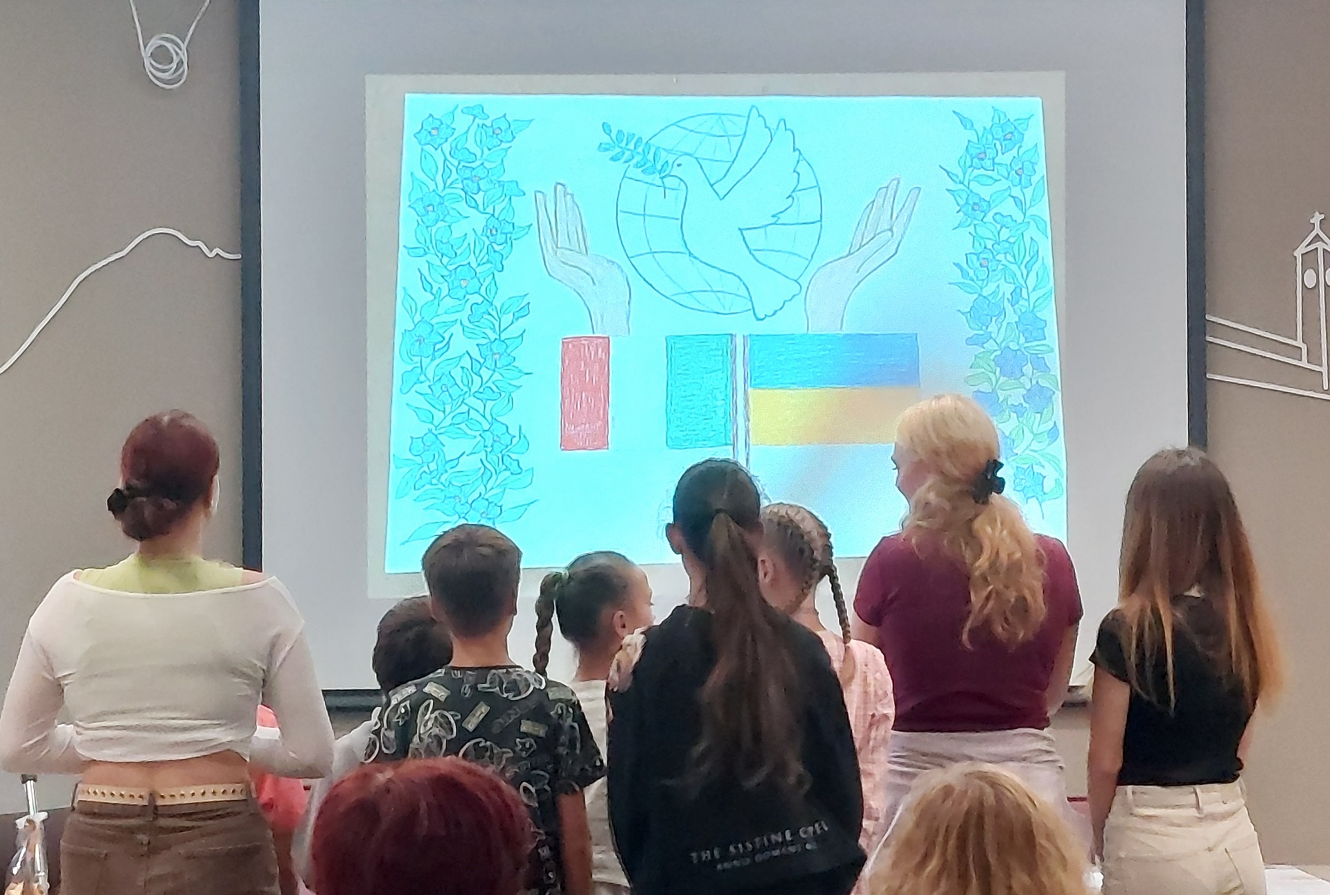 mostra i colori della speranza con bambini ucraini