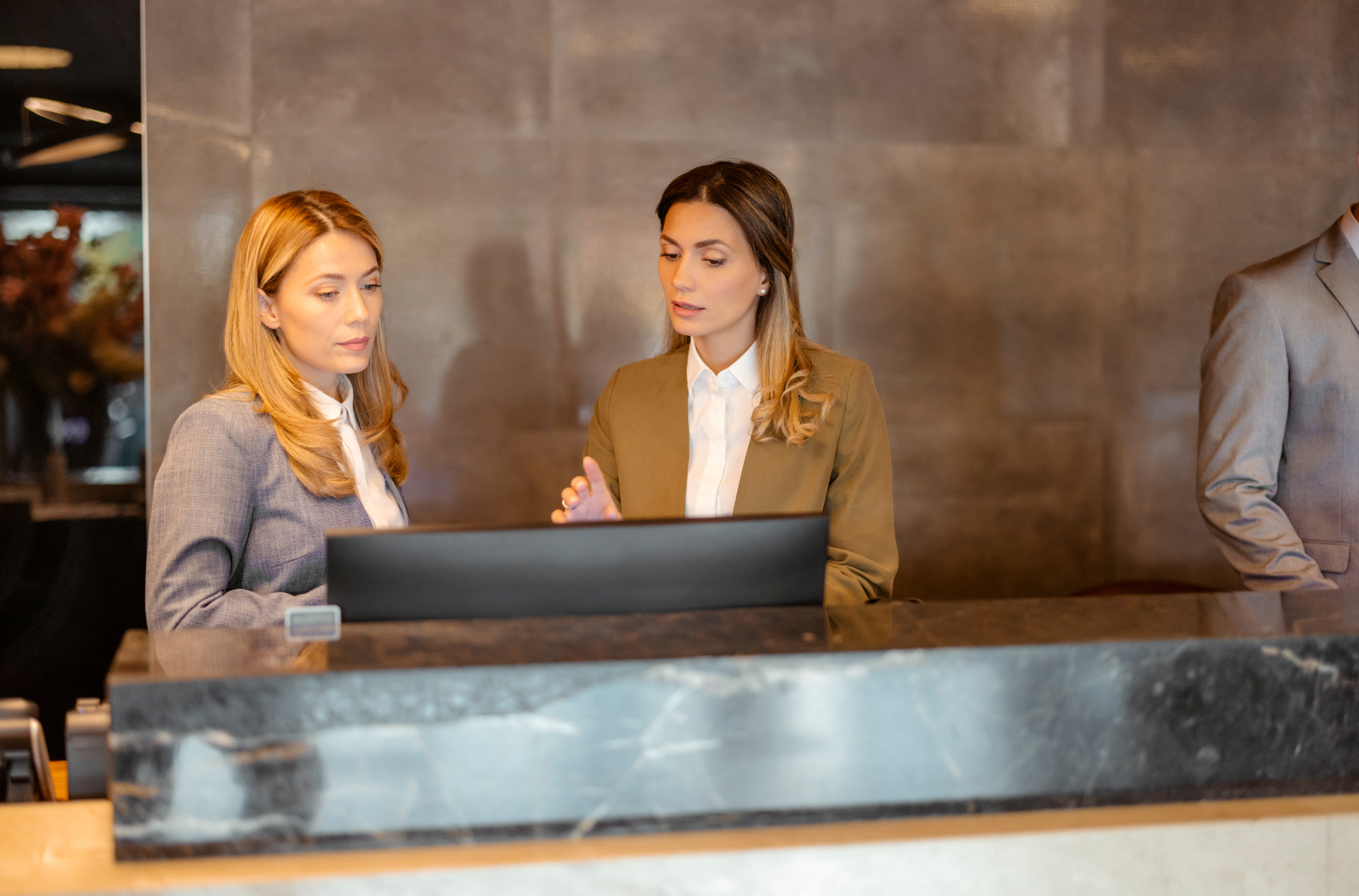 rinnovato contratto dirigenti alberghi